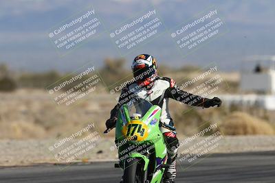 media/Dec-07-2025-CVMA (Sun) [[3e7d2de5dc]]/Race 5-Formula UL-CVMA Hooligans-American Thunder/